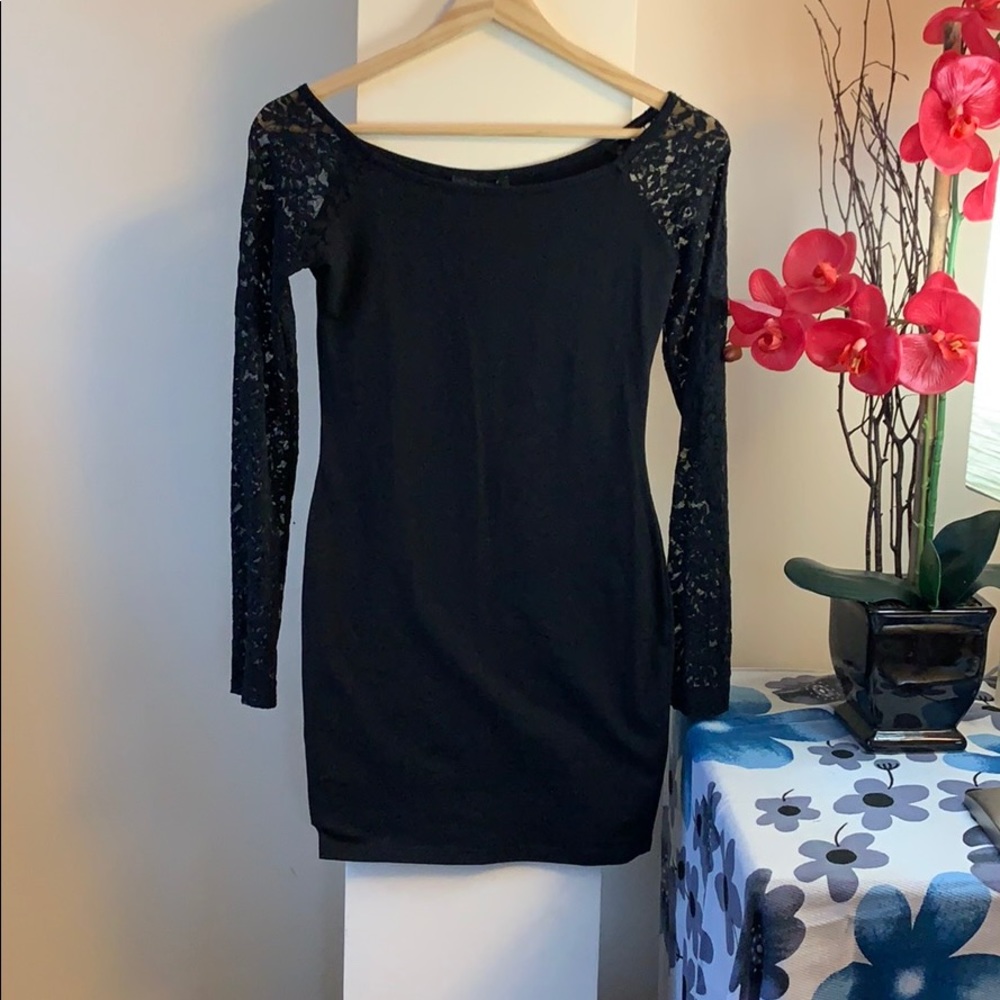 3/$20 🖤 Forever 21 body-con long sleeves🖤